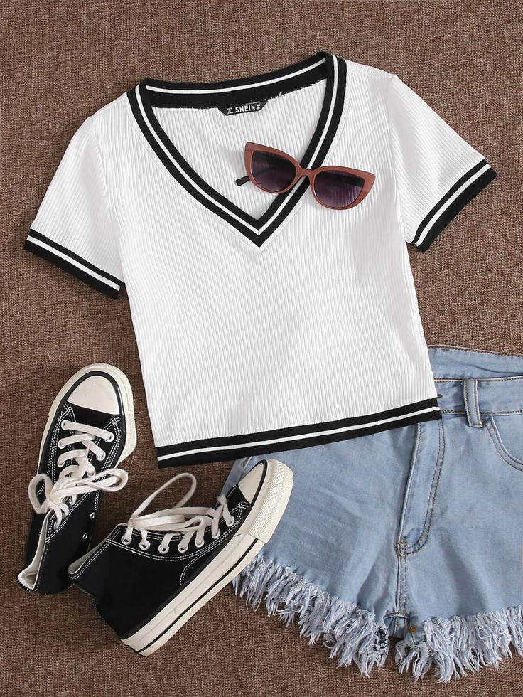Women’s Ribbed V-Neck Crop Top | Short Sleeve Contrast Trim Cotton Top | Trendy Casual Western Wear